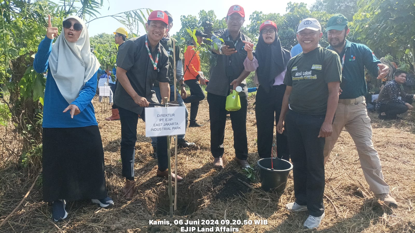 PENANAMAN POHON DALAM RANGKA HARI LINGKUNGAN HIDUP SEDUNIA 2024